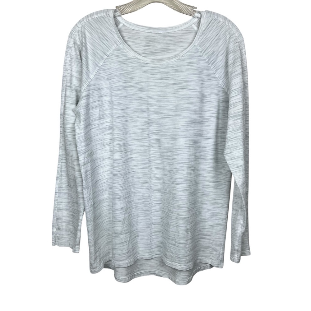 Lululemon Emerald Long Sleeve
3 Colour Space Dye Ice Grey Alpine White Top